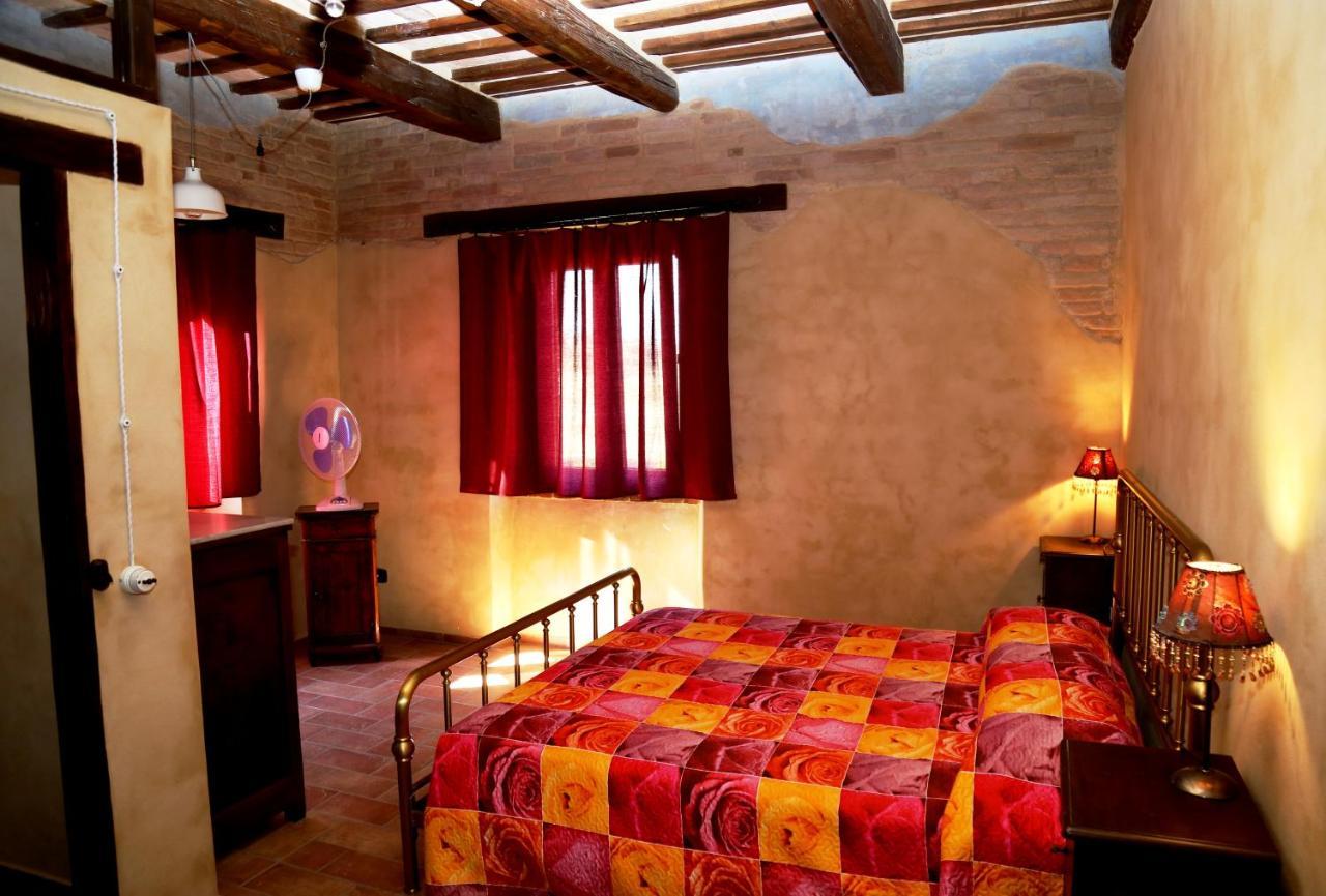 Abbadia di Fiastra B&B Mik E Ramo المظهر الخارجي الصورة