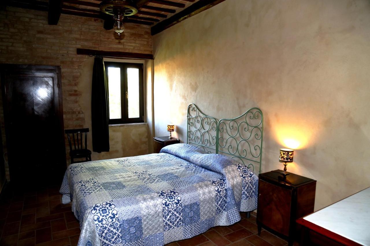 Abbadia di Fiastra B&B Mik E Ramo المظهر الخارجي الصورة
